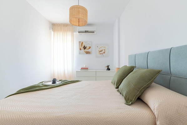 1 bedroom, iron/ironing board, Internet, bed sheets