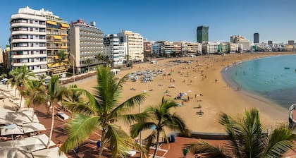 Modern Loft Las Palmas Views – 2 En-Suite Rooms