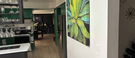 冰箱、微波炉、烤箱、炉灶