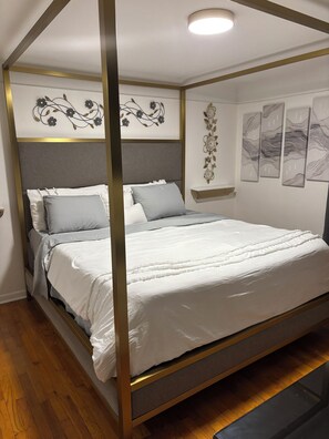 5 bedrooms, desk, free WiFi, bed sheets