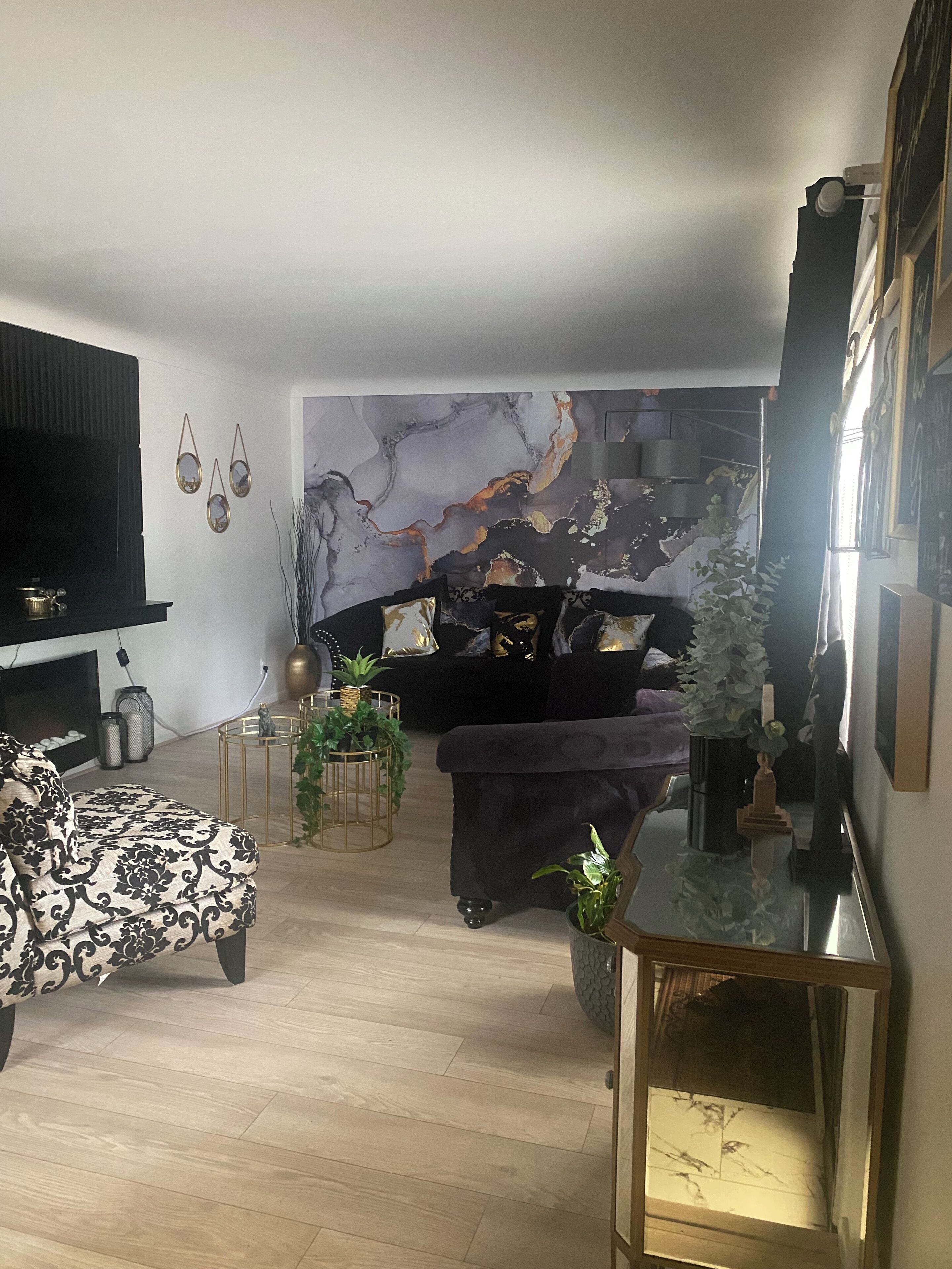 Älytelevisio, takka, videopelejä, stereot