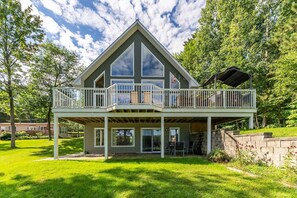 Exterior - Gorgeous Round Lake 4 Season Waterfront Lake House (Killaloe)