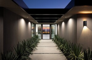 Terrace/patio - Designer Villa in Beverly Hills - Total Privacy w/ Scenic Views (Beverly Hills)