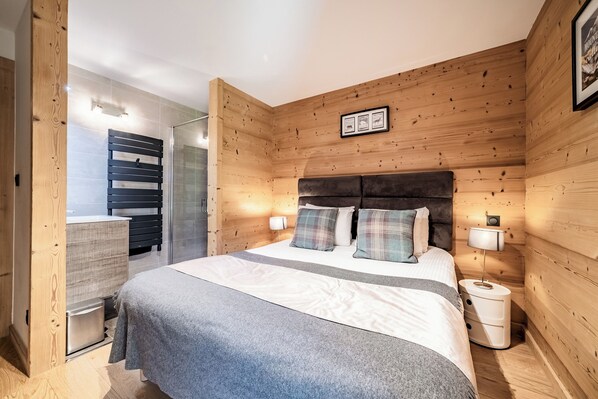 5 Schlafzimmer, Bügeleisen/Bügelbrett, WLAN, Bettwäsche