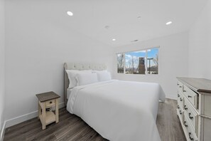 4 bedrooms, WiFi, bed sheets