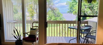 Color Me Crazy Eclectic Studio with Bay Views!