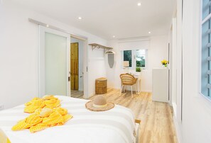 2 bedrooms, internet, bed sheets