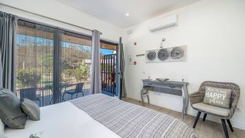 8 slaapkamers, een strijkplank/strijkijzer, wifi, beddengoed