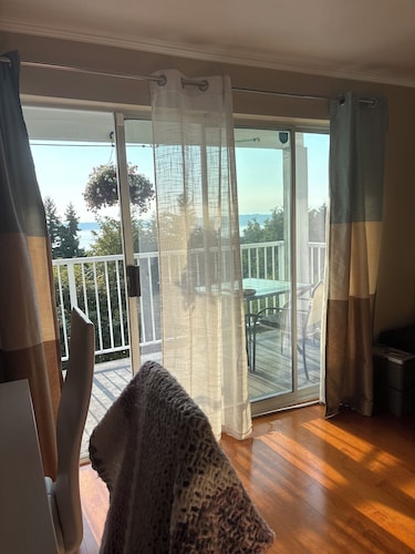 Great Sunrise/Sunsets!  peaceful, comfy,  Come enjoy this awesome view!