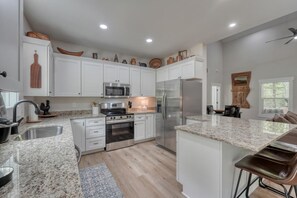 Microwave, oven, stovetop, dishwasher