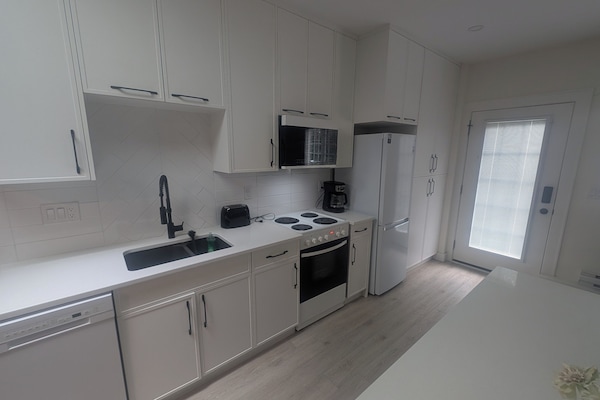 Micro-ondes, four, plaque de cuisson, lave-vaisselle