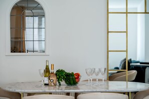 3 bedrooms, Internet - Lords Living -3 bed in Regents Park With Terrace (London)