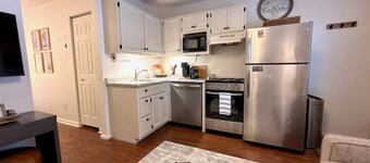 BRAND NEW! Cozy 1BR/1BA Apartment off Magnolia Ave! 5 Min Walk to Jordan-Hare!!