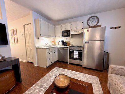 BRAND NEW! Cozy 1BR/1BA Apartment off Magnolia Ave! 5 Min Walk to Jordan-Hare!!