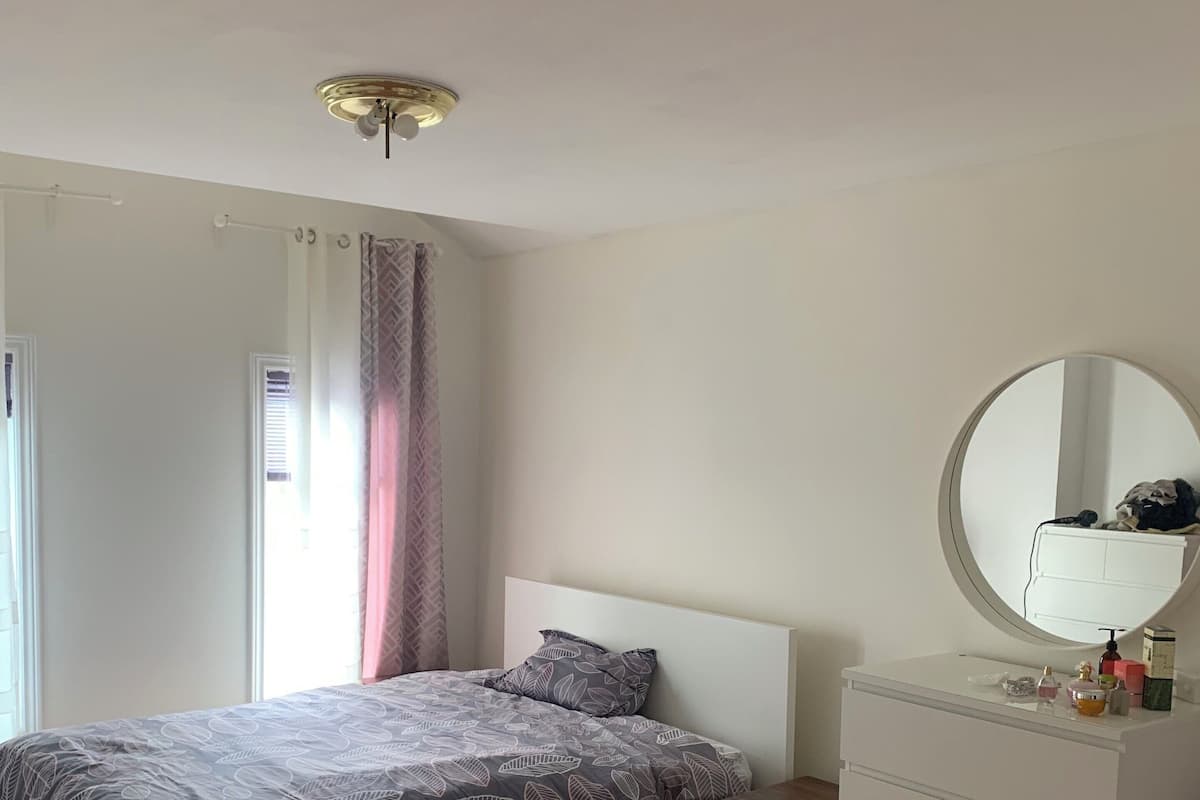 Quarto superior, vista para o jardim | Ferros/tábuas de passar roupa, Wi-Fi de cortesia