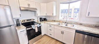 Brand New Large 2Bd/1Ba Apartment - Near Downtown, King Bed!