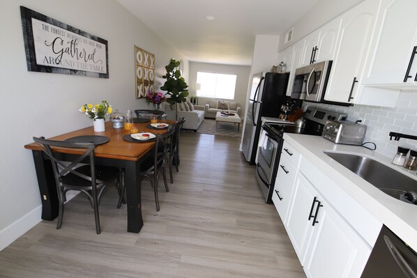 Fridge, oven, stovetop, dishwasher - Unique 2Bdrm/1Bath ~Arcadia-Lite Condo~ Sleeps 4 (Phoenix)