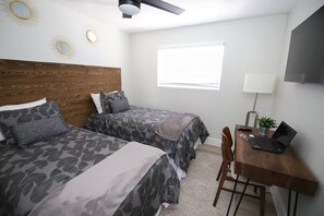 2 bedrooms, iron/ironing board, free WiFi, bed sheets - Unique 2Bdrm/1Bath ~Arcadia-Lite Condo~ Sleeps 4 (Phoenix)