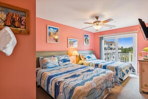 5 dormitorios, tabla de planchar con plancha, cuna de viaje