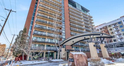 Downtown fully furnished 2 bedroom retreat