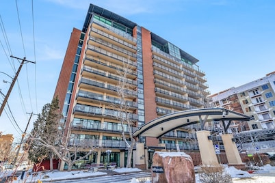 Downtown fully furnished 2 bedroom retreat