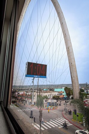 Standard-Doppelzimmer, Stadtblick | Verdunkelungsvorhänge, Bügeleisen/Bügelbrett, kostenloses WLAN