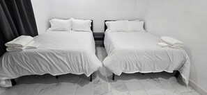 3 多间卧室、熨斗/熨衣板、WiFi、床单