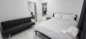 3 Schlafzimmer, Bügeleisen/Bügelbrett, WLAN, Bettwäsche