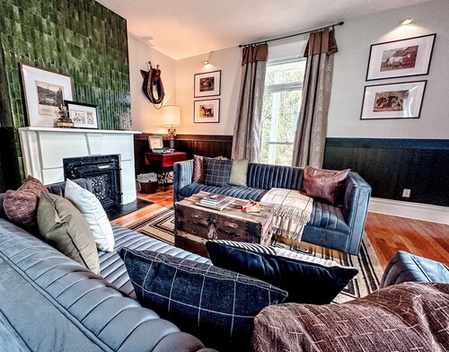 8 min to Buffalo Trace, walk to Capital Charming 3-bedroom cottage in Frankfort.