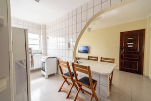 Apartment | 1 bedroom - Apto Beira-mar c Vista Lateral e Garagem (Praia Grande)