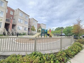 Children’s area - Modern 4-Bedroom Home Near Hwy 401 & Lake Ontario (Toronto)
