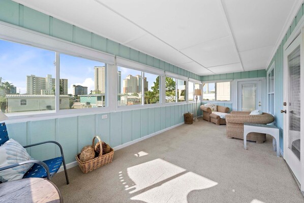 House, Multiple Beds (Sands of Time) | Living area