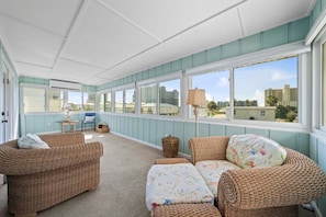 House, Multiple Beds (Sands of Time) | Living area