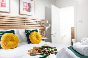 2 habitaciones, tabla de planchar con plancha, internet y ropa de cama 