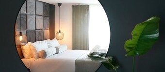 The Luxe Experience House | Central Plymouth | Sleeps 9