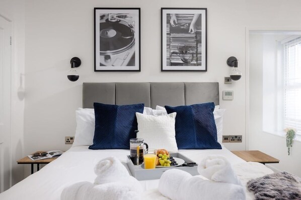 1 chambre, fer et planche à repasser, accès Internet, draps fournis