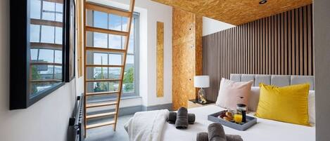 2 bedrooms, iron/ironing board, Internet, bed sheets