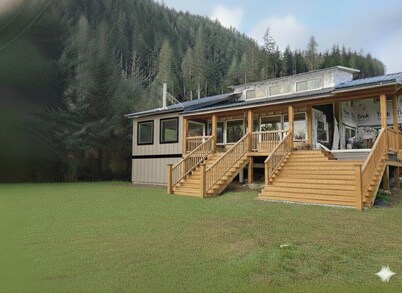 Oceanfront home-fishing lodge w/ hot tub & private dock. Sleeps up to 17+
