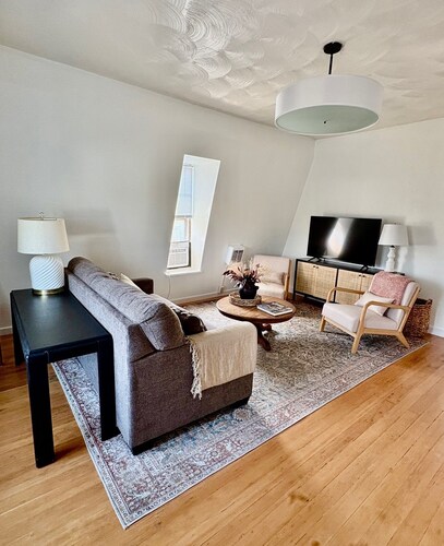 Downtown Spacious Penthouse 