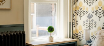 The Church Street Suite - Downtown, Cozy, Parking