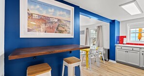 Apartment, 2 Bedrooms, Non Smoking, Pets Allowed | Private kitchen | Full-size fridge, microwave, oven, stovetop
