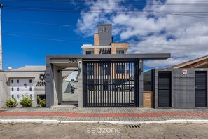 Basic Apartment | Exterior