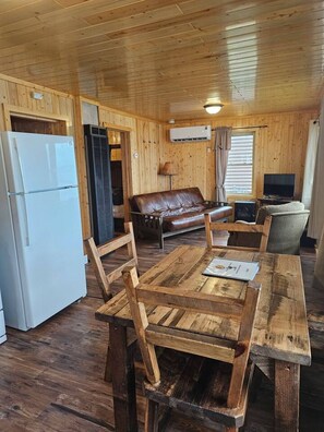 TV - Hillside Resort Cabin #3 (Phelps)