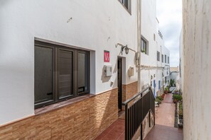 Property grounds - Vacation Home 'La Casita Villalba' with Sea View, Private Terrace and Wi-Fi (Haría)