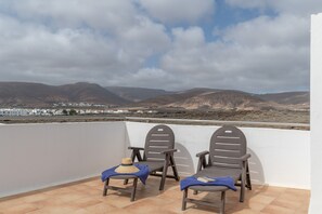 Terrace/patio - Vacation Home 'La Casita Villalba' with Sea View, Private Terrace and Wi-Fi (Haría)