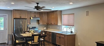 Upstairs 3-bedroom mother inlaw apartment in wonderful Centerville with AC