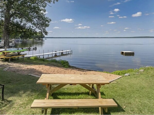 Outdoor dining - Hillside Resort Cabin #8 (Phelps)