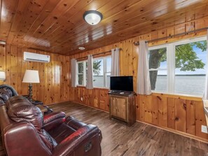 TV - Hillside Resort Cabin #8 (Phelps)