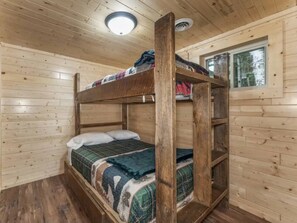 2 bedrooms, WiFi, bed sheets