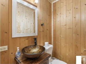 Handtücher, Seife, Shampoo, Toilettenpapier
